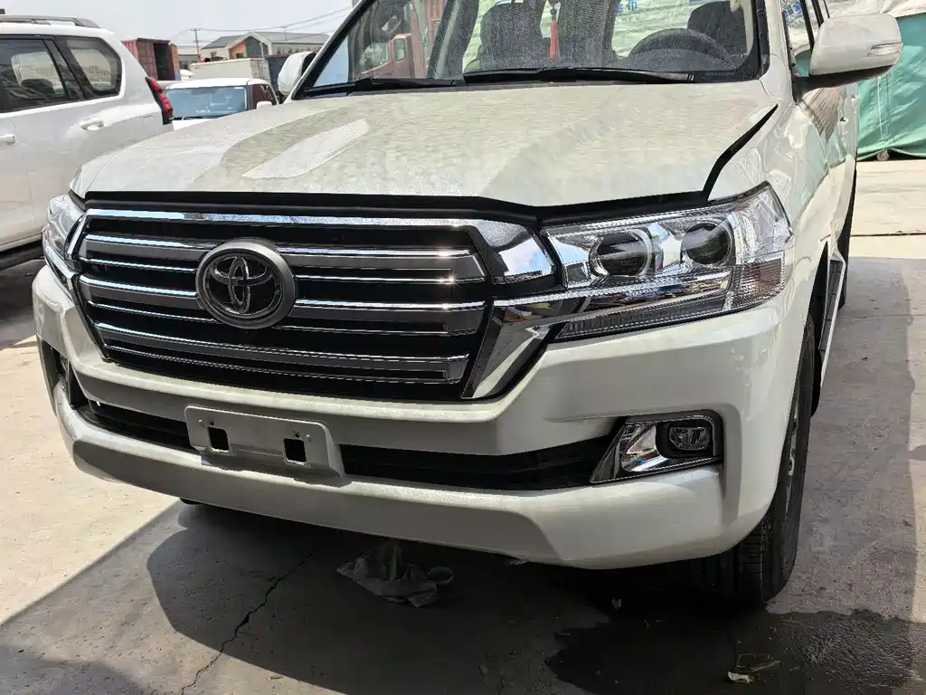 Toyota Land Cruiser 2016 — фото 1