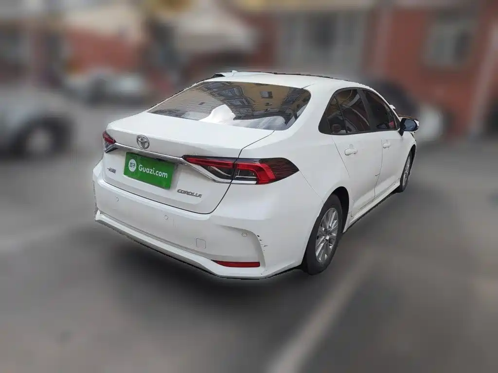 Toyota Corolla 2023 — фото 4