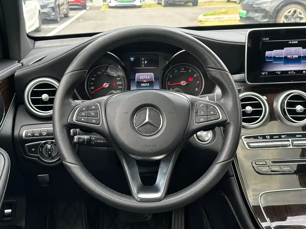 Mercedes-Benz GLC 2019 — фото 9