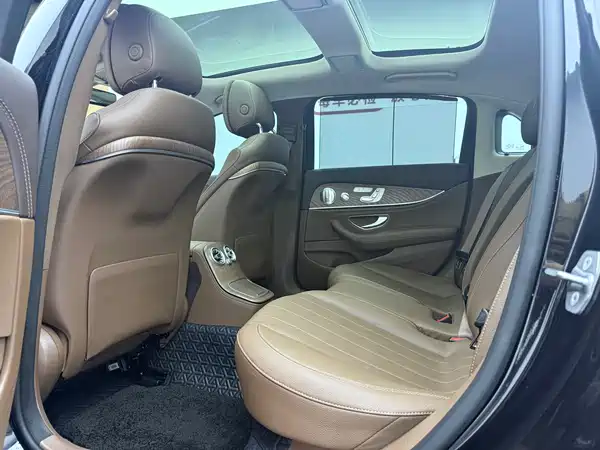 Mercedes-Benz E-Class 2023