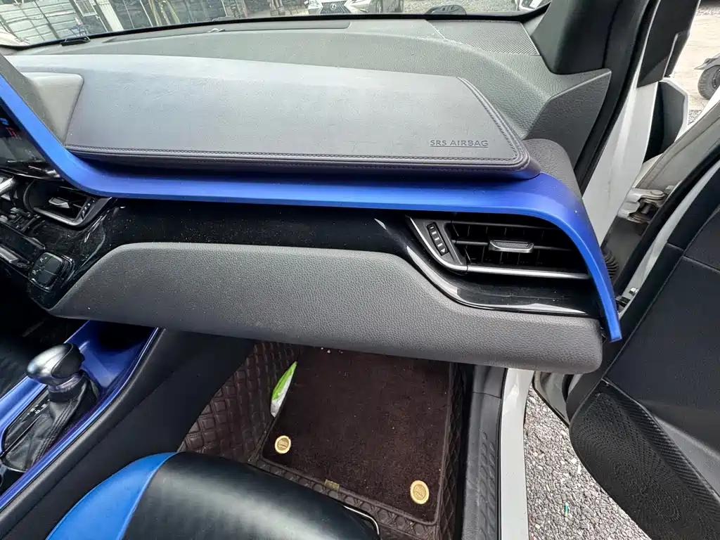 Toyota C-HR 2019 — фото 14