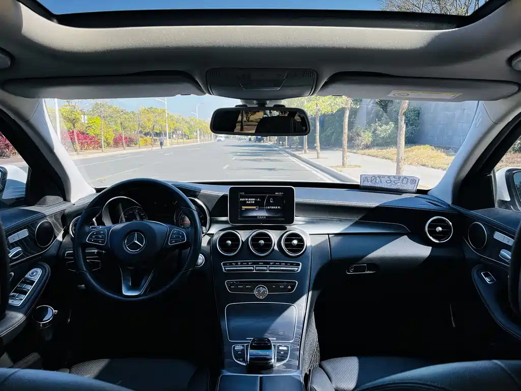 Mercedes-Benz C-Class 2018 — фото 12