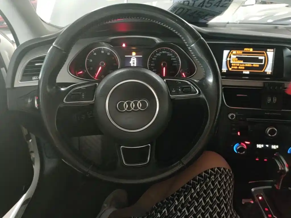 Audi A4L 2016 — фото 11