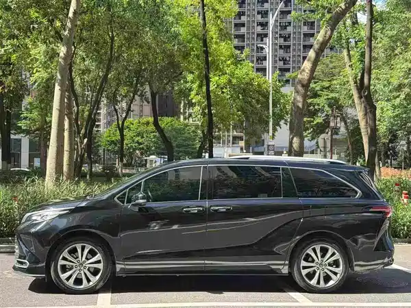 Toyota Sienna 2023