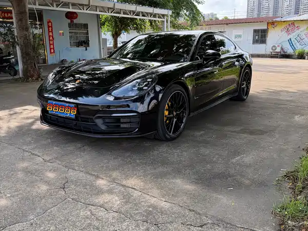 Porsche Panamera 2022