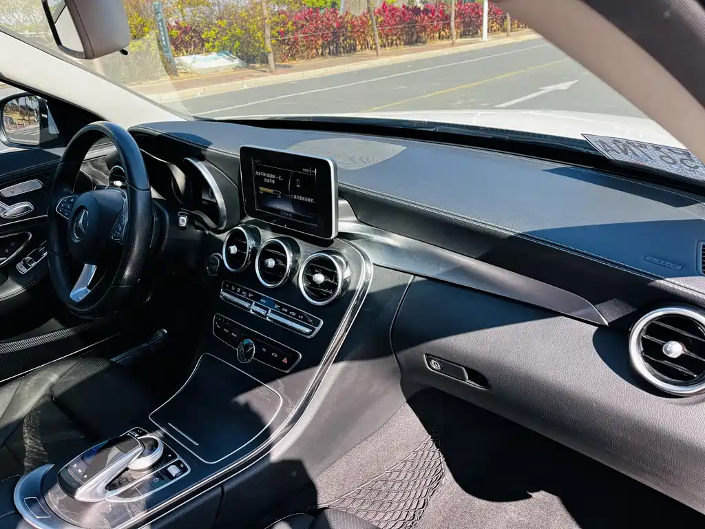 Mercedes-Benz C-Class 2018 — фото 10