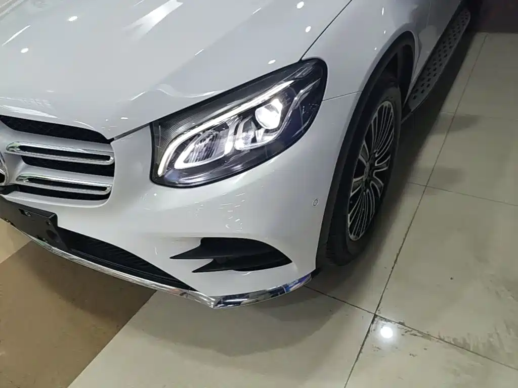 Mercedes-Benz GLC 2018 — фото 24