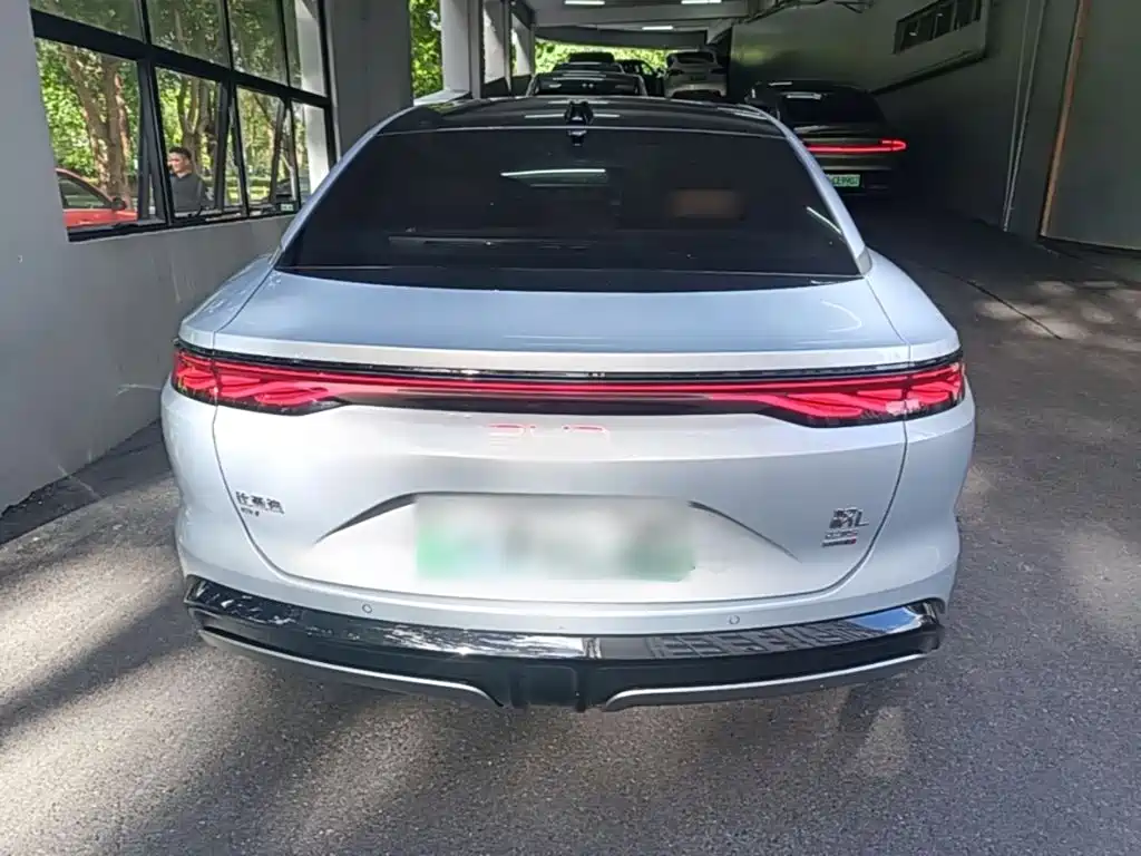 BYD Han L 2025