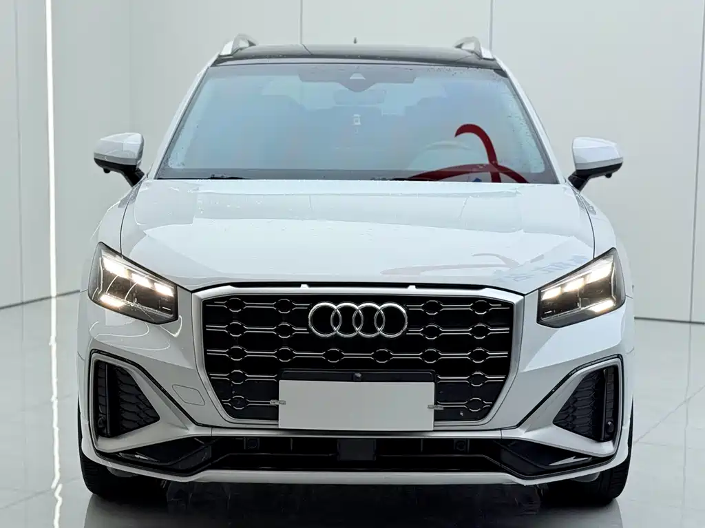 Audi Q2L 2023