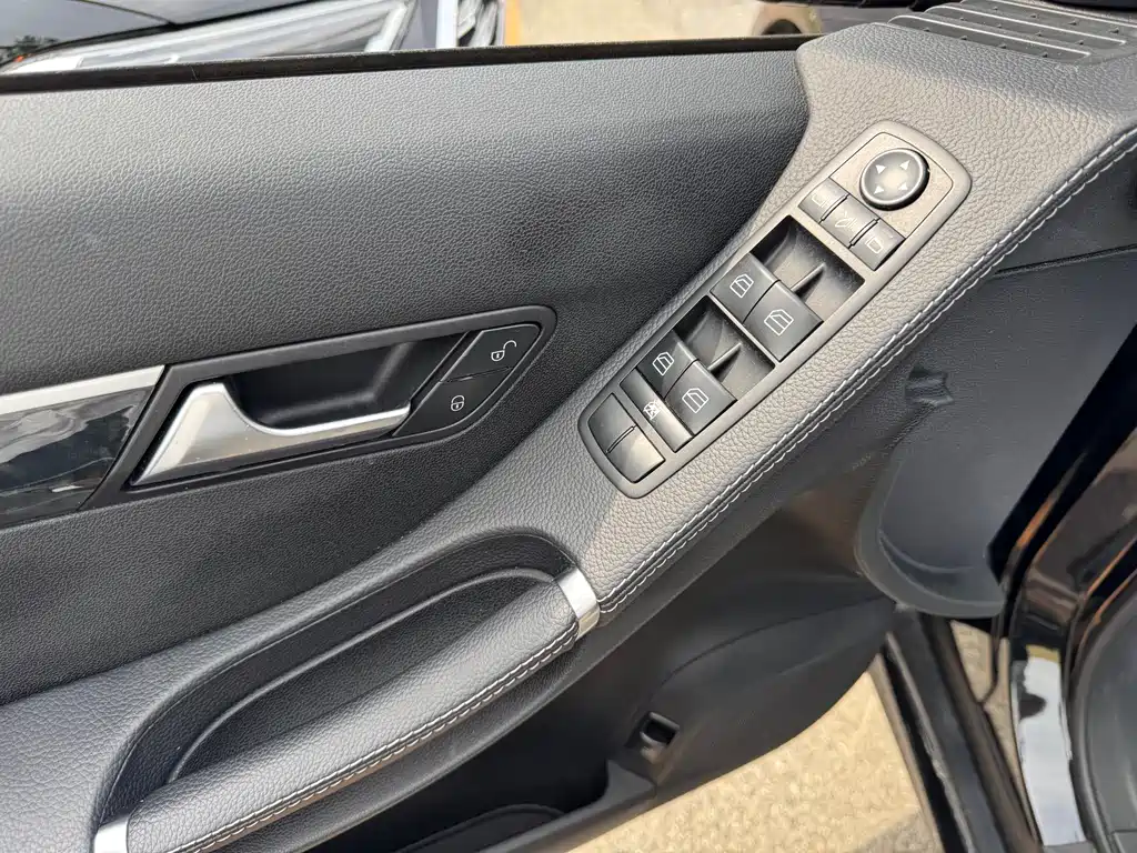 Mercedes-Benz R-Class 2016 — фото 14
