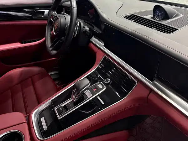 Porsche Panamera 2023