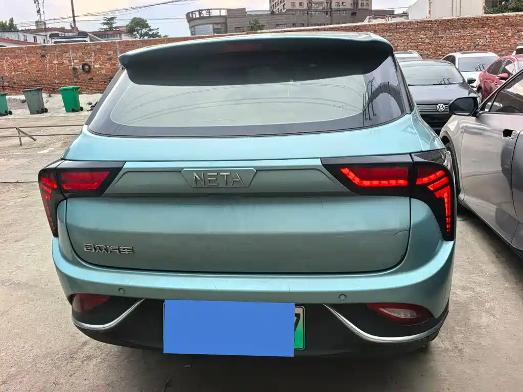 Neta V 2022