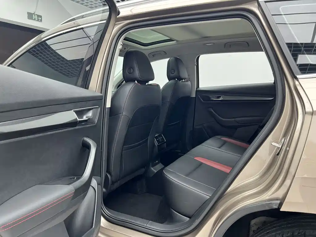 Skoda Karoq 2023 — фото 14