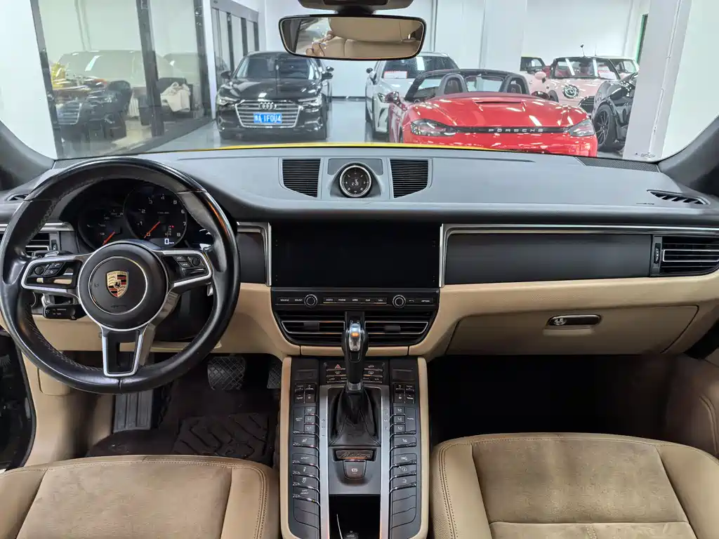 Porsche Macan 2018 — фото 10