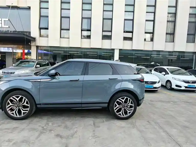 Land Rover Evoque 2021 — фото 6