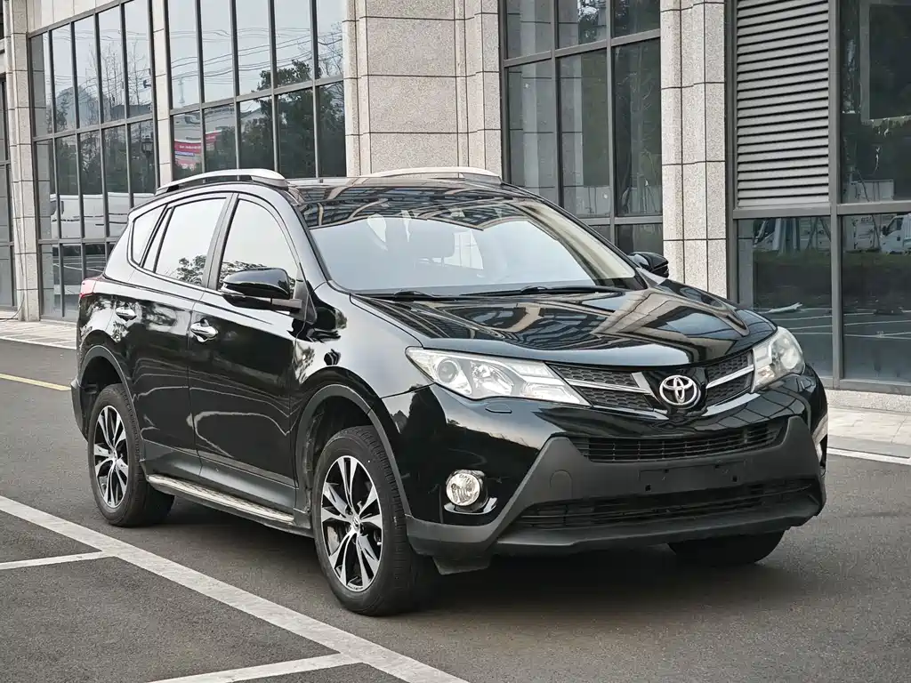 Toyota RAV4 2015 — фото 3
