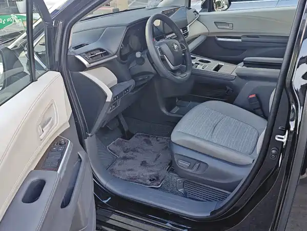 Toyota Sienna 2026