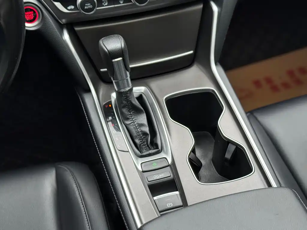 Honda Accord 2021 — фото 15