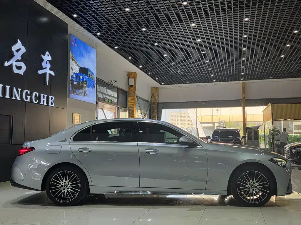Mercedes-Benz C-Class 2022