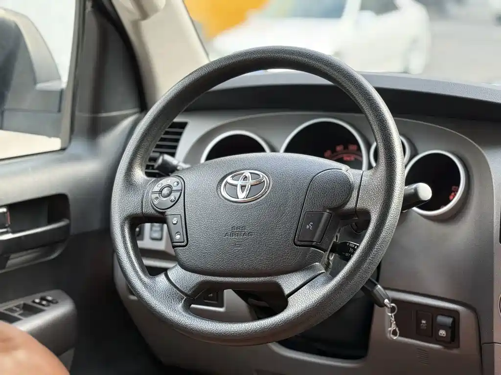 Toyota Tundra 2013 — фото 6