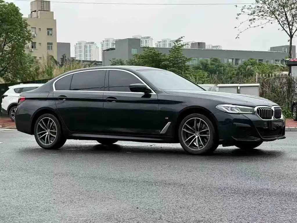 BMW 5 Series 2023