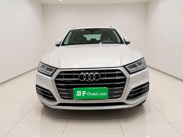Audi Q5L 2020
