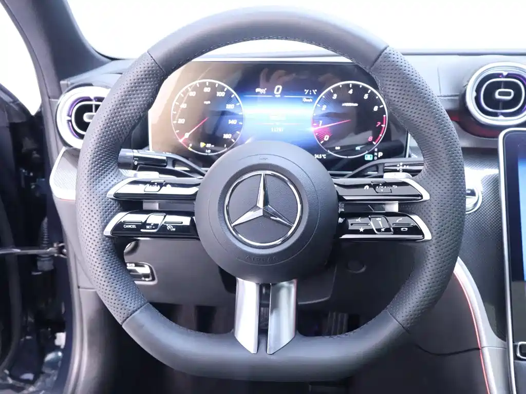 Mercedes-Benz C-Class 2024 — фото 16