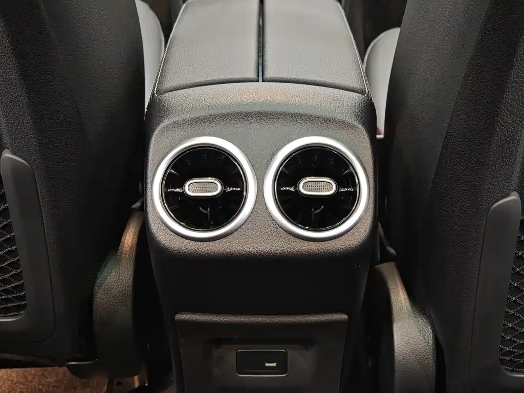 Mercedes-Benz A-Class 2023 — фото 13