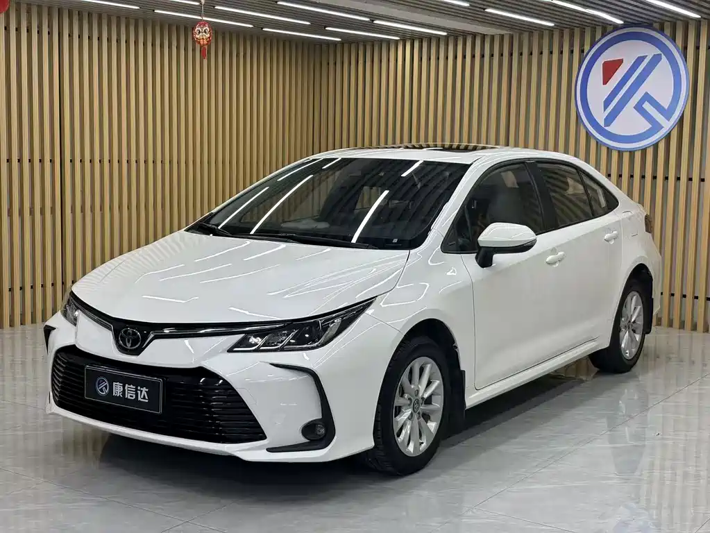 Toyota Corolla 2022 — фото 1