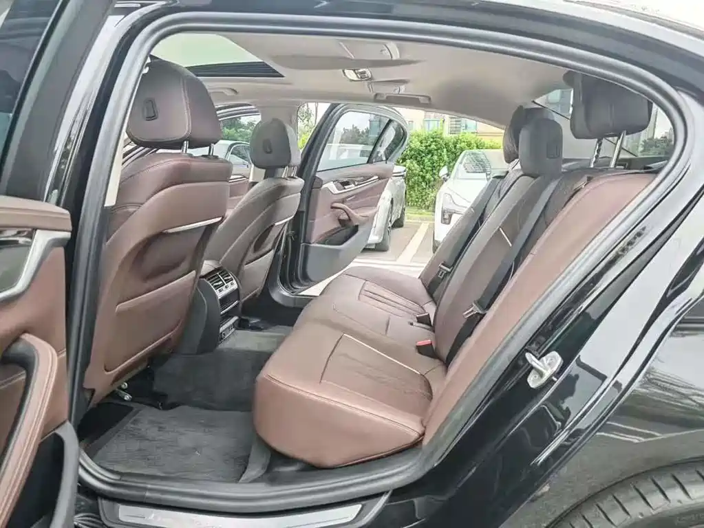 BMW 5 Series 2024