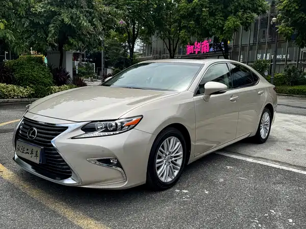 Lexus ES 2017