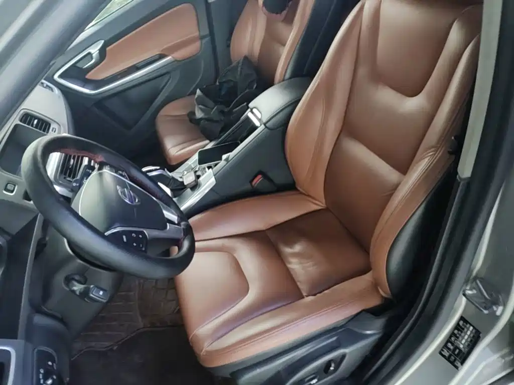 Volvo S60 2015 — фото 15