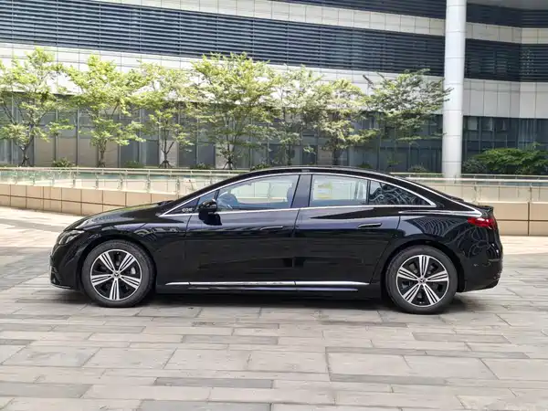Mercedes-Benz EQE 2025
