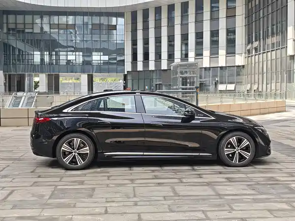 Mercedes-Benz EQE 2025