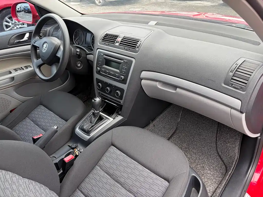 Skoda Octavia 2014 — фото 13