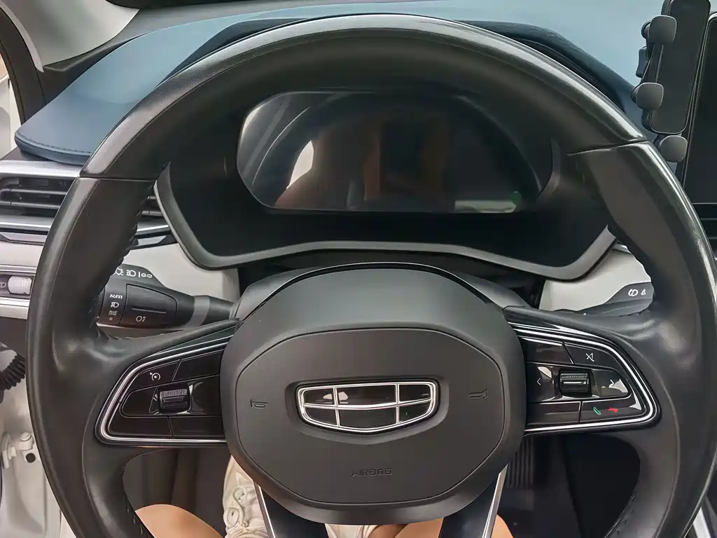 Geely Emgrand 2021