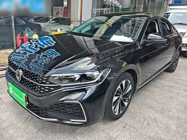 Volkswagen Passat 2024
