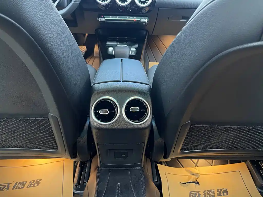 Mercedes-Benz A-Class 2022 — фото 17
