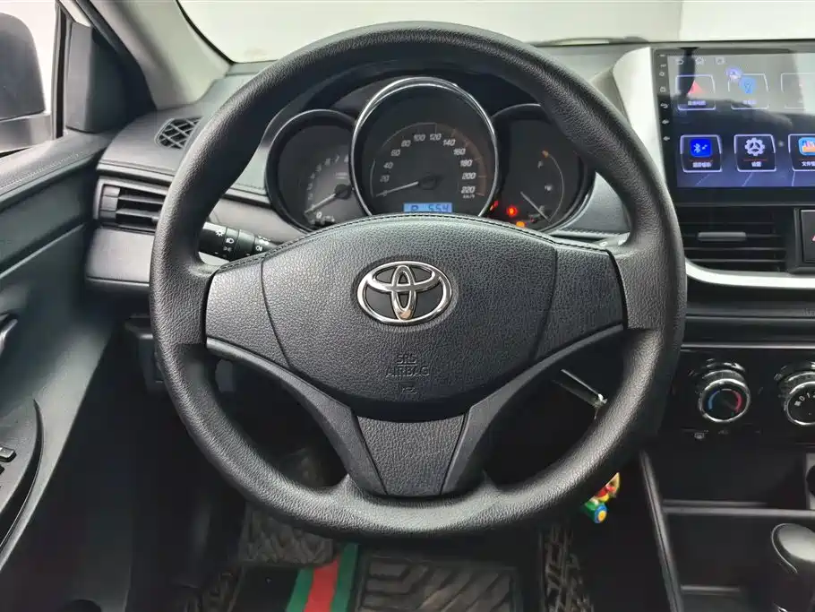 Toyota Yaris L 2020 — фото 15
