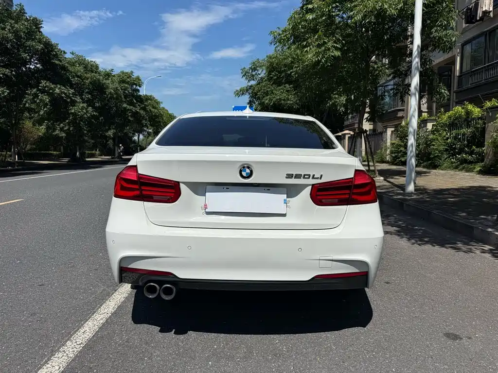 BMW 3 Series 2018 — фото 10
