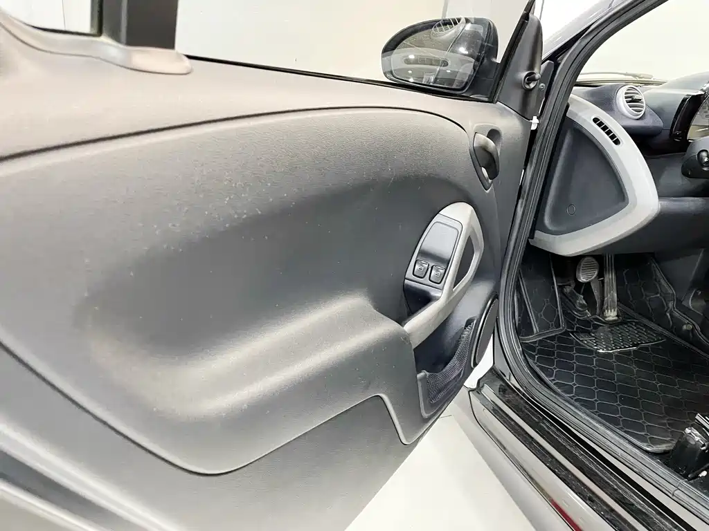 smart Fortwo 2015 — фото 13