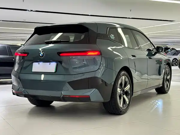 BMW iX 2025