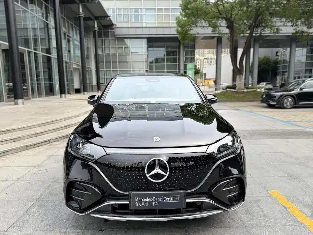 Mercedes-Benz EQE SUV 2025
