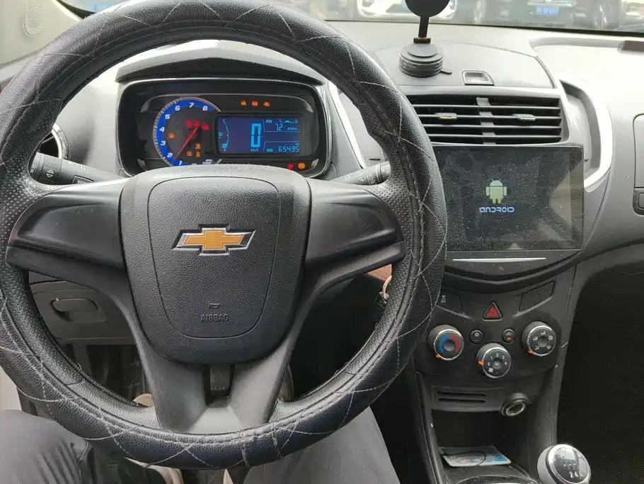 Chevrolet Trax 2016 — фото 12