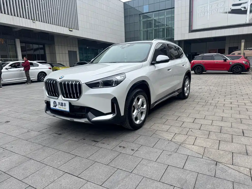 BMW X1 2023 — фото 1