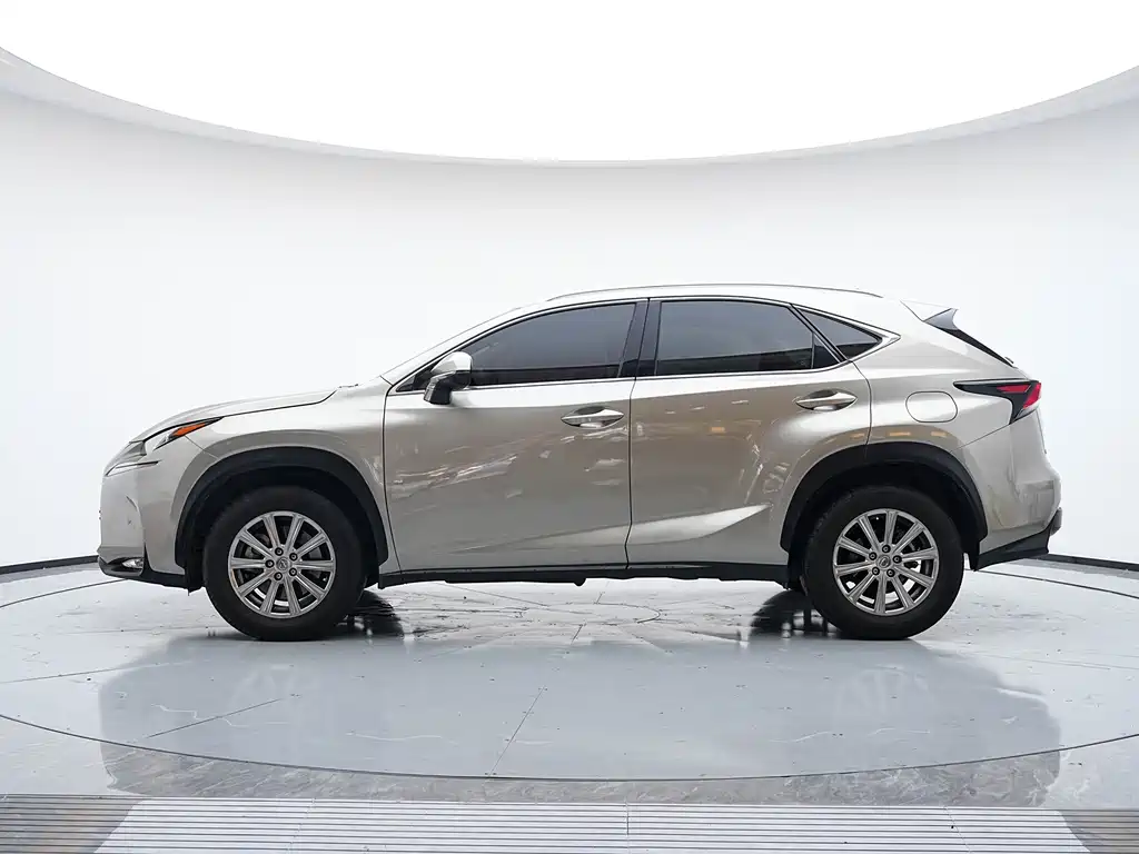 Lexus NX 2015 — фото 27