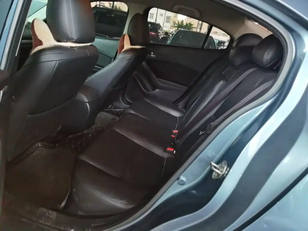 Mazda 3 Axela 2015 — фото 17