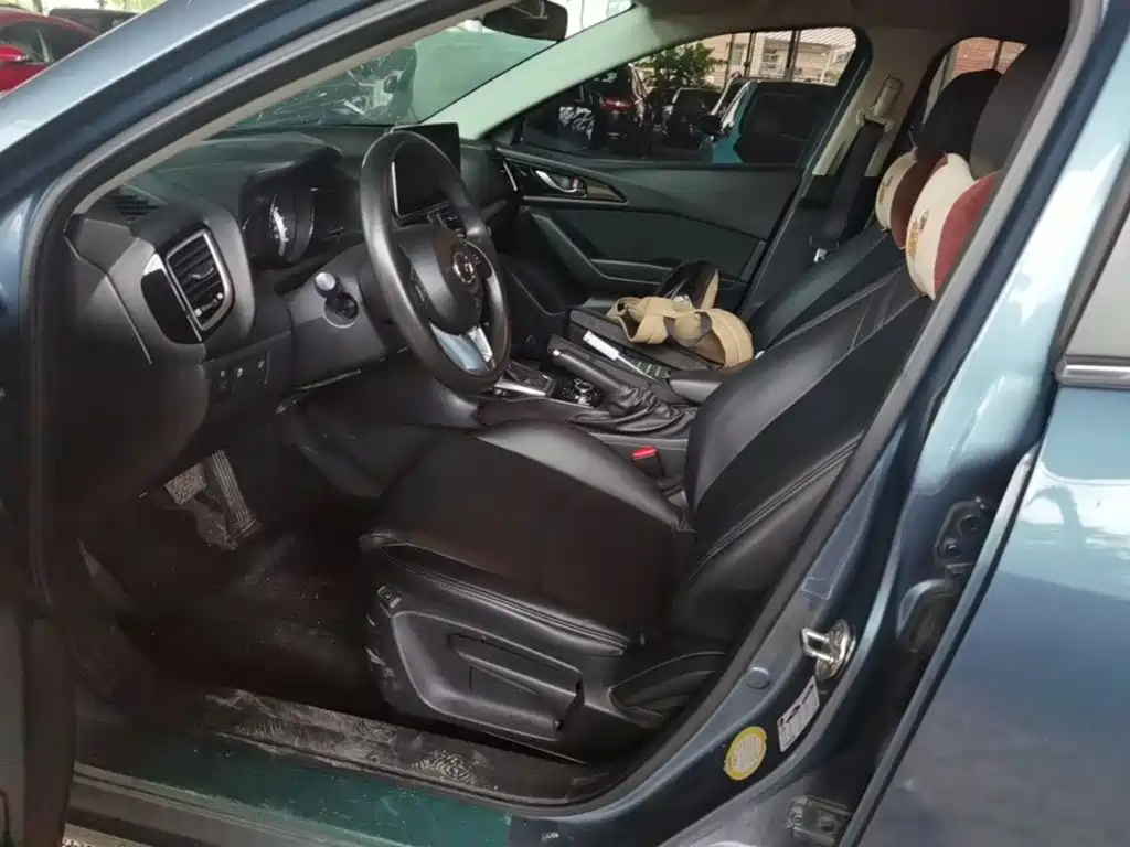Mazda 3 Axela 2015 — фото 15