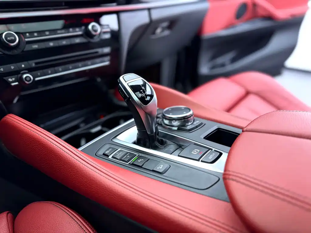 BMW X6 2018 — фото 24