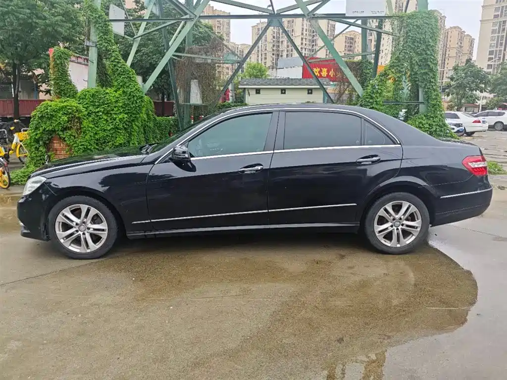 Mercedes-Benz E-Class 2011